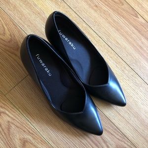 New black pumps
